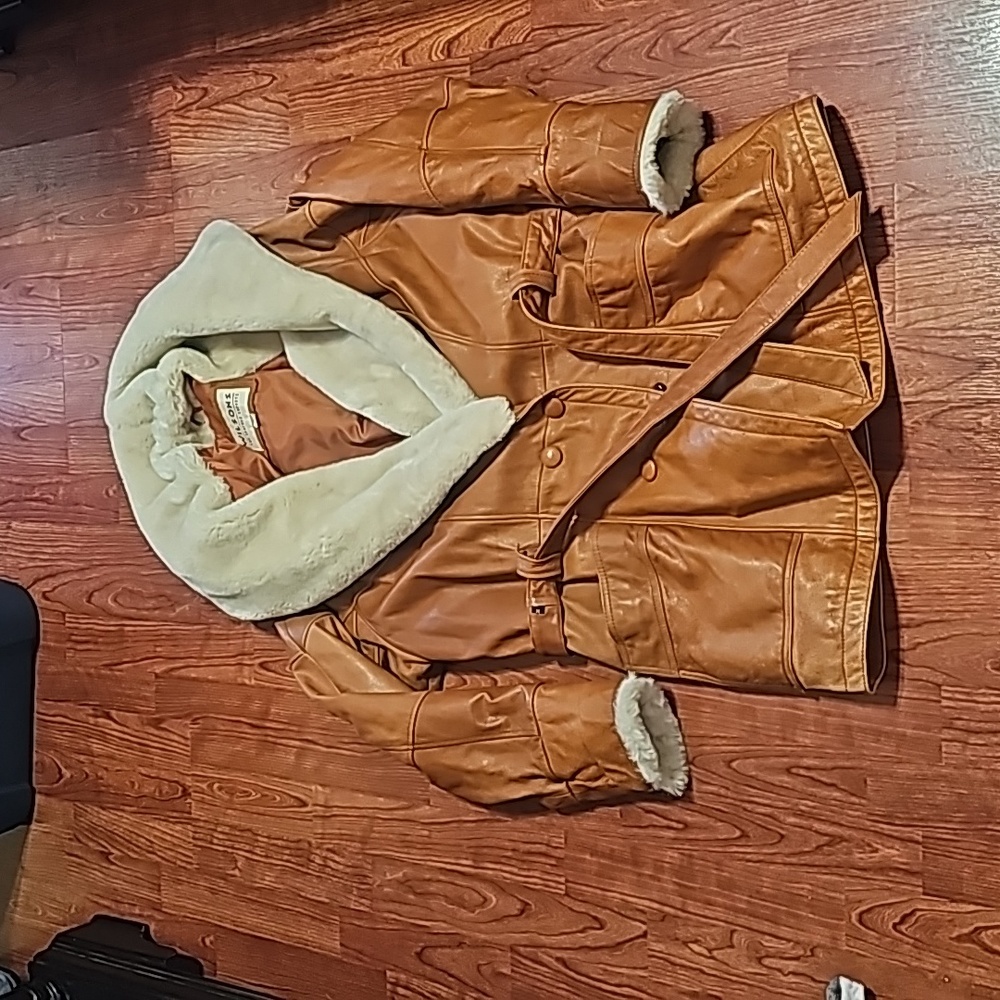 Wilson’s The Leather Experts size medium
